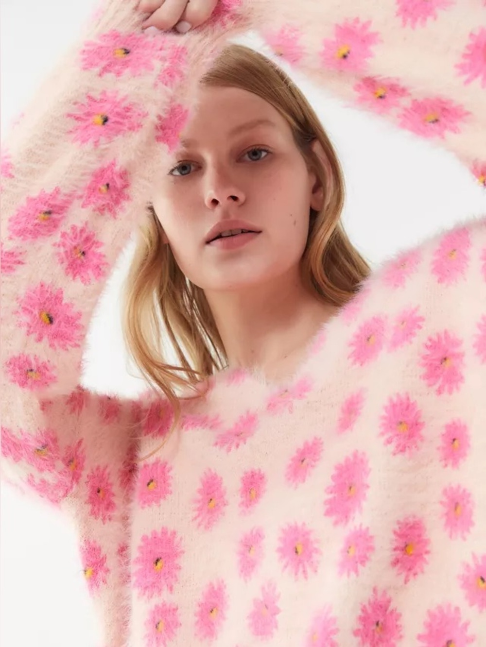 Urban Outfitters Keeley Eyelash Knit Pullover Sweater